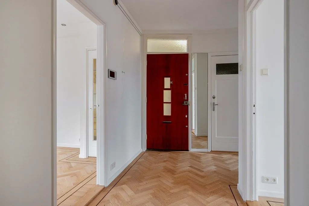 hallway_entrance