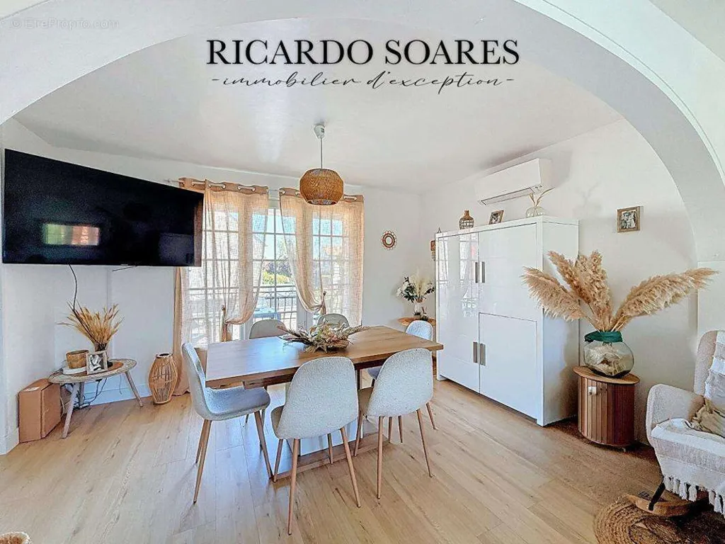 Sala da pranzo - House with Large Garden in Estrées-Saint-Denis