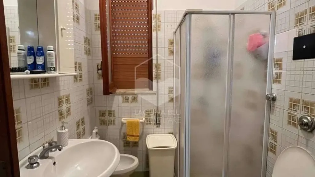 Bathrooms - Independent House with Veranda in Marsala