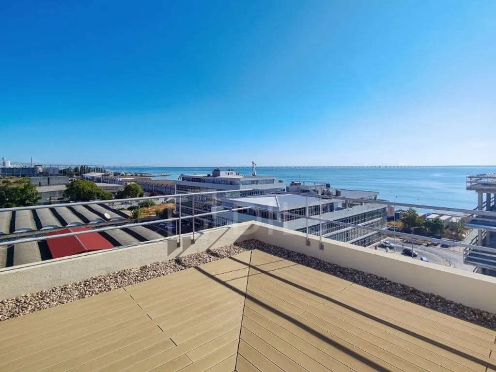 Terrass - Office with River View in Marvila, Lisbon