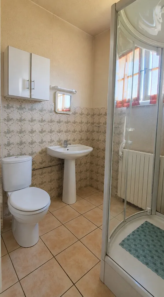 Bathrooms - Dauphinois House with Garden in Countryside