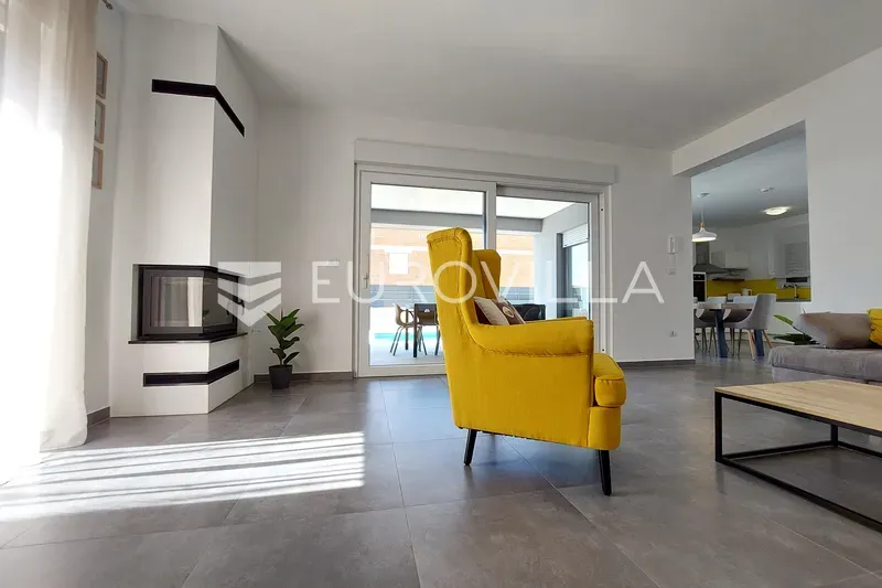 Elutuba - Modern House with Pool near Pula, Istria
