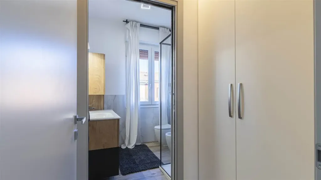 Vannitoad - Rearranged Apartment with Balcony in Modena
