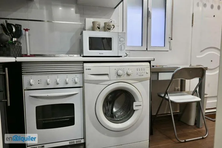 Cucina - Modern Studio with Central Location