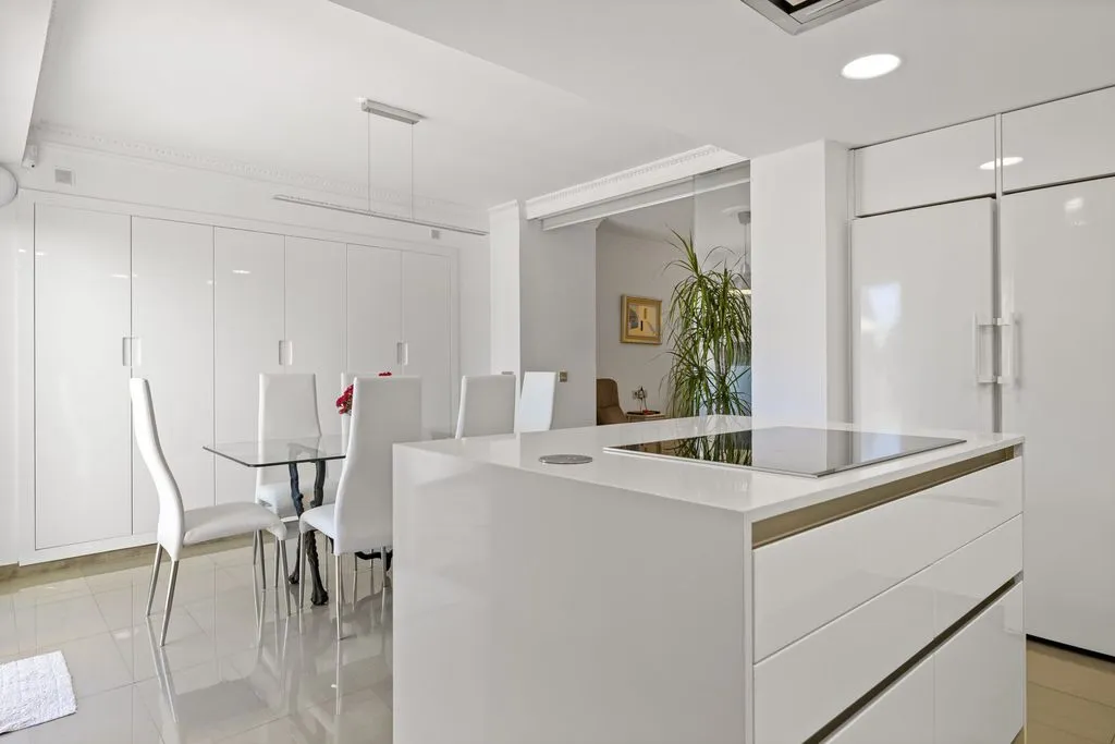 Kitchen - Luxury Townhouse with Pool in Marbella