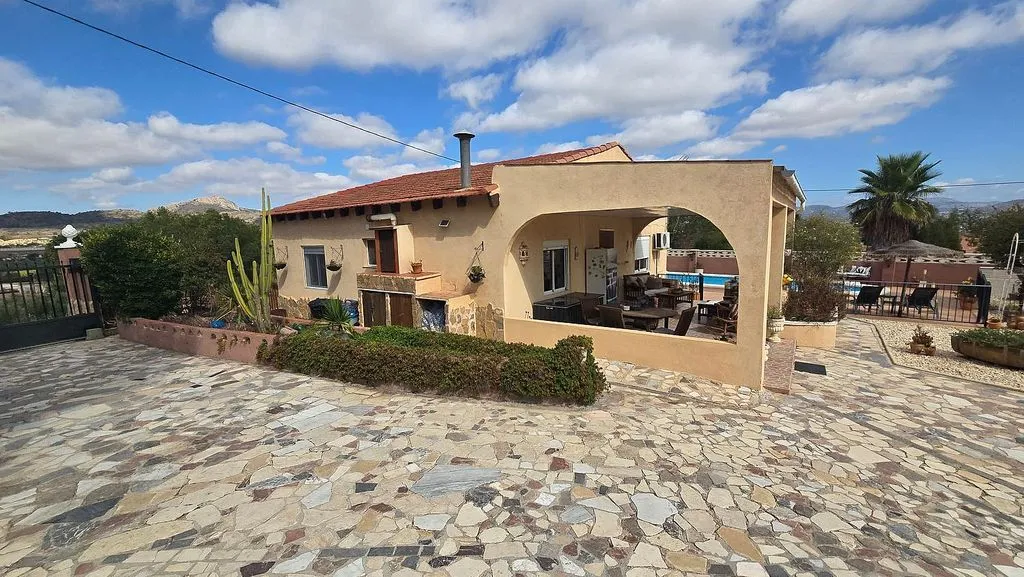 Extérieur - Chalet with Pool and Terrace in Sax