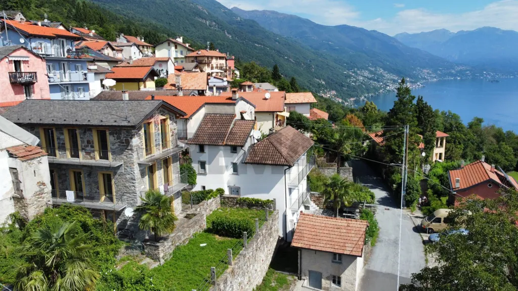 Rustic-Style Apartment with Lake View in Sant'Agata