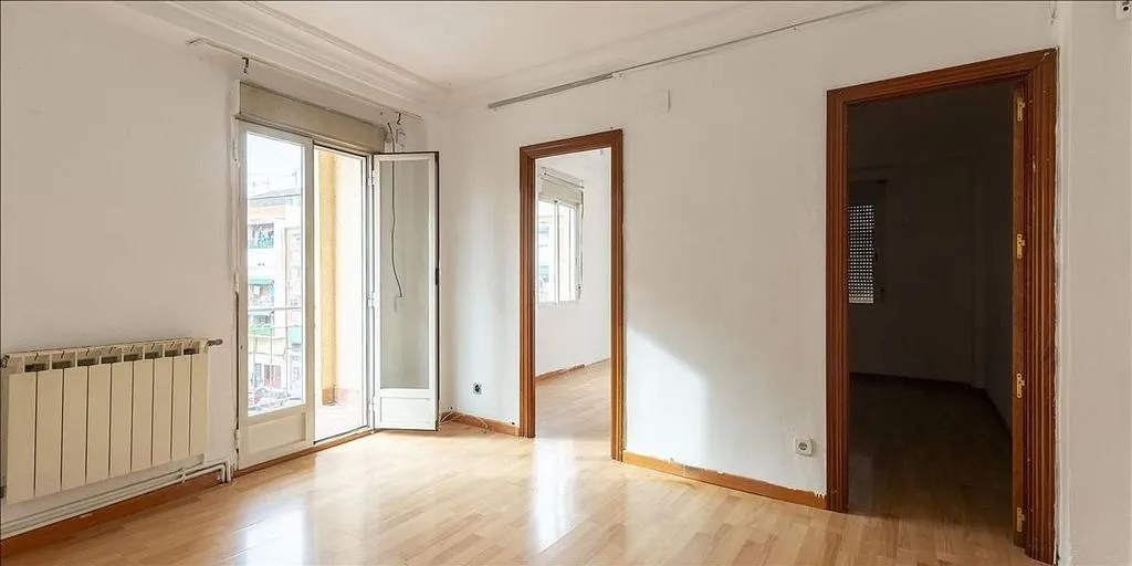 Pièces - 3-Bed Flat with Terrace in Carabanchel