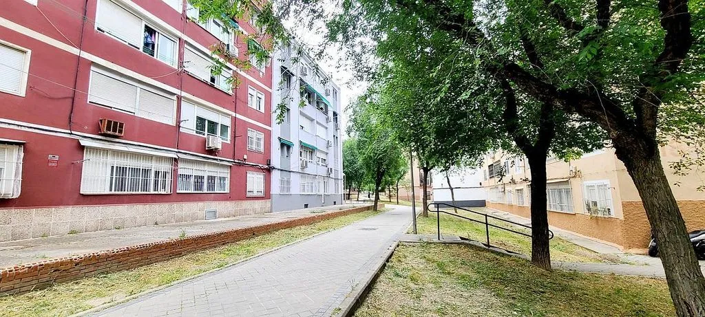 Aed - T2 Flat with Terrace in Moratalaz