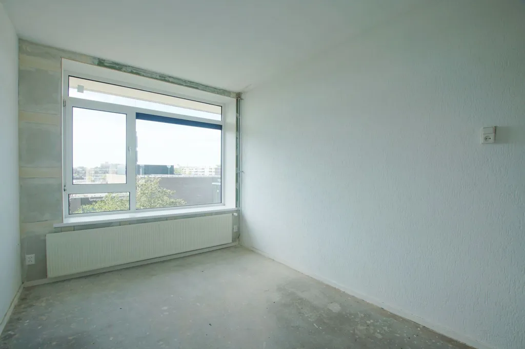 Toad - 3-Bedroom Apartment with Balcony in Charlois