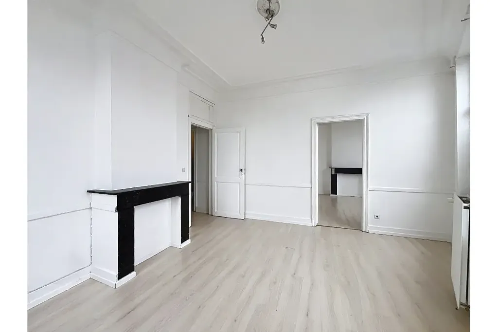 Soggiorno - Bright Apartment with Corner Location in Ixelles