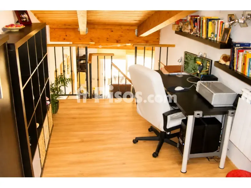 Bureau - Bright Duplex Apartment with Terrace in San Pablo