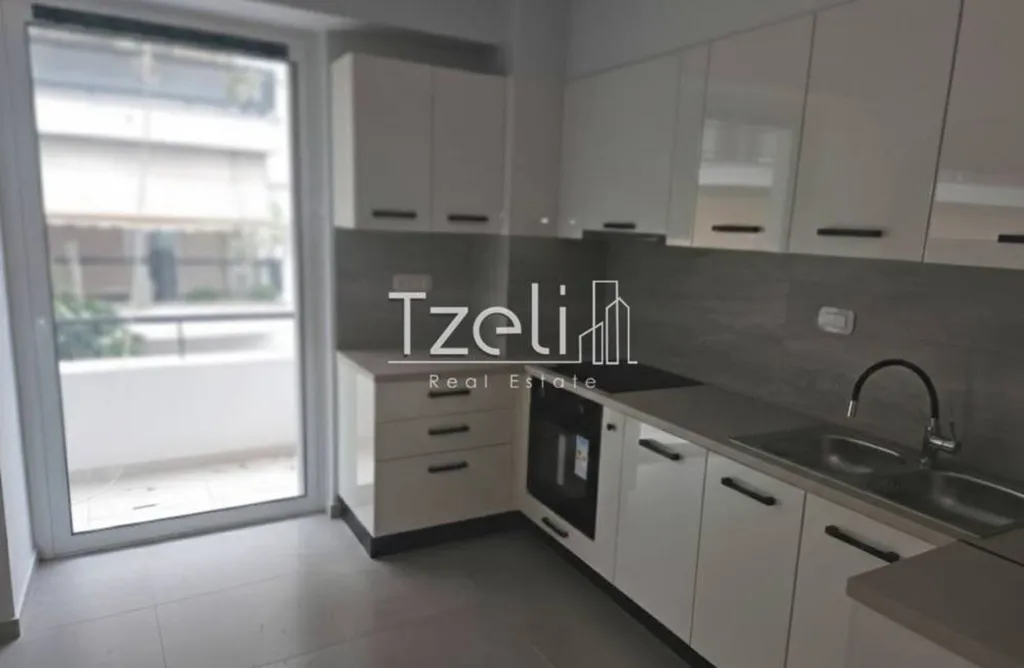 Köök - Apartment with Balcony in Patras
