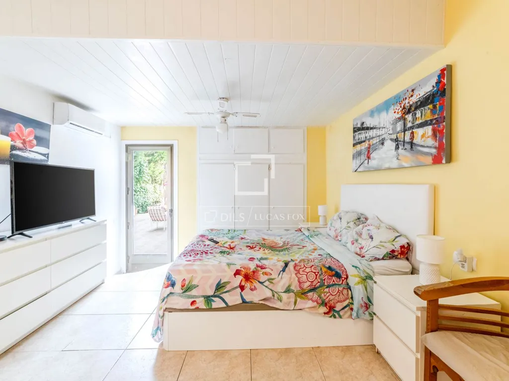 Magamistoad - Six-Bedroom House with Pool in Levantina
