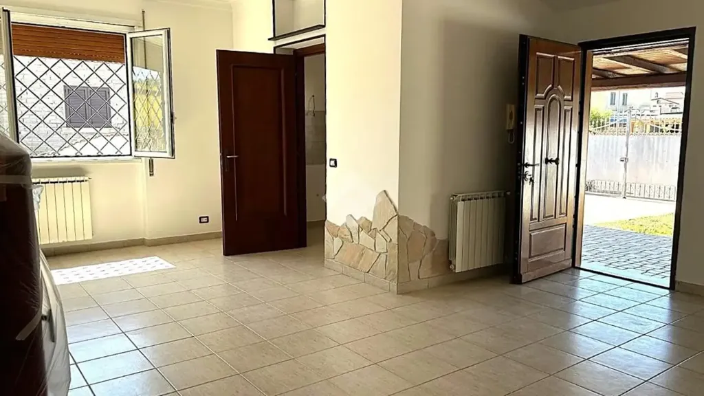Hallway - Bifamily Home with Private Garden in Ardea