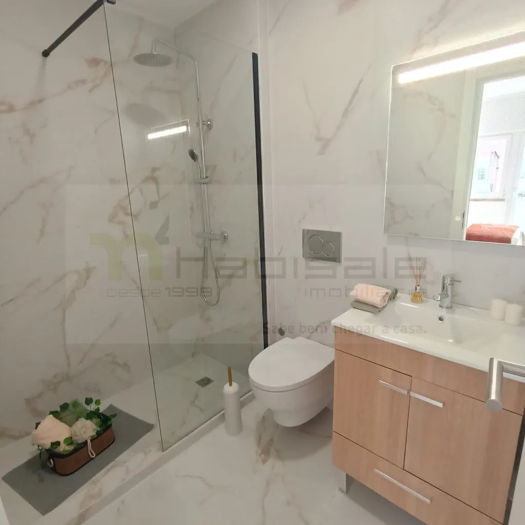 Vannitoad - Refurbished 3-Bedroom Apartment with Balcony in Lisbon