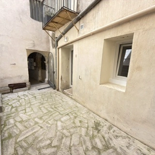 Giardino - Rented Apartment with Terrace in Mazan