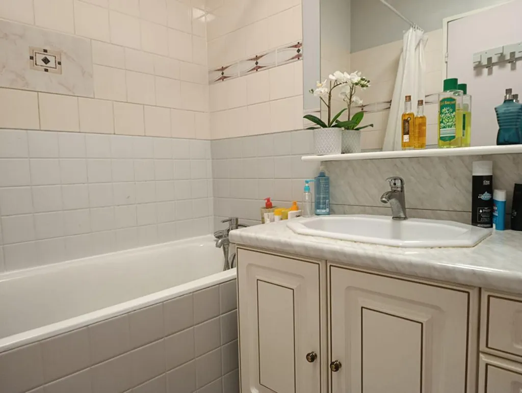 Salles de bain - Appartement 4 Pièces avec Balcon à Limeil-Brevannes