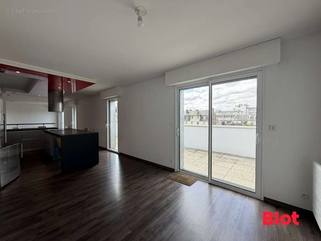 Séjour - Appartement 4 Pièces avec Terrasse au Mail à Rennes