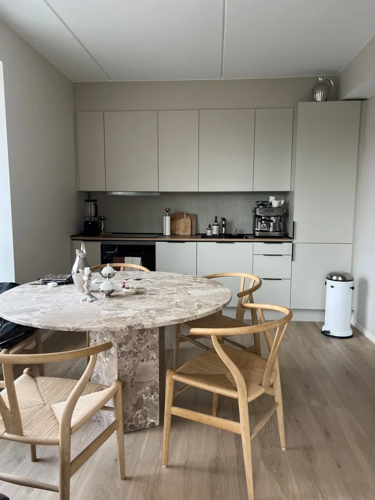 Salle à manger - 2-Bed Apartment with Balcony in Central Location