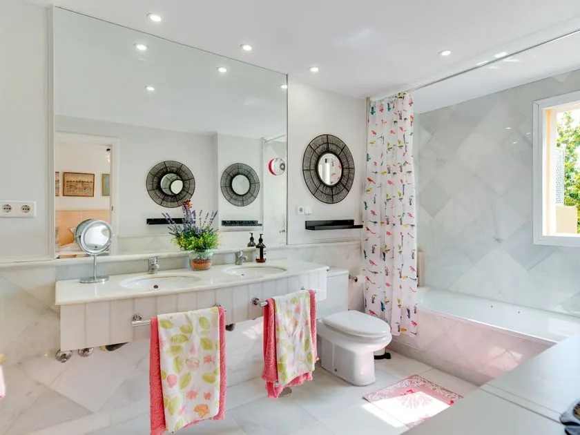 Bagni - Charming Adosado with Pool in Marbella Centre