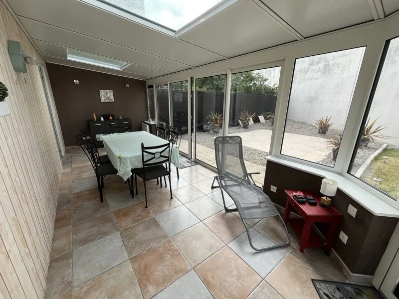 Terrasse - Maison au Calme avec Terrasse et Jardin à l'Est