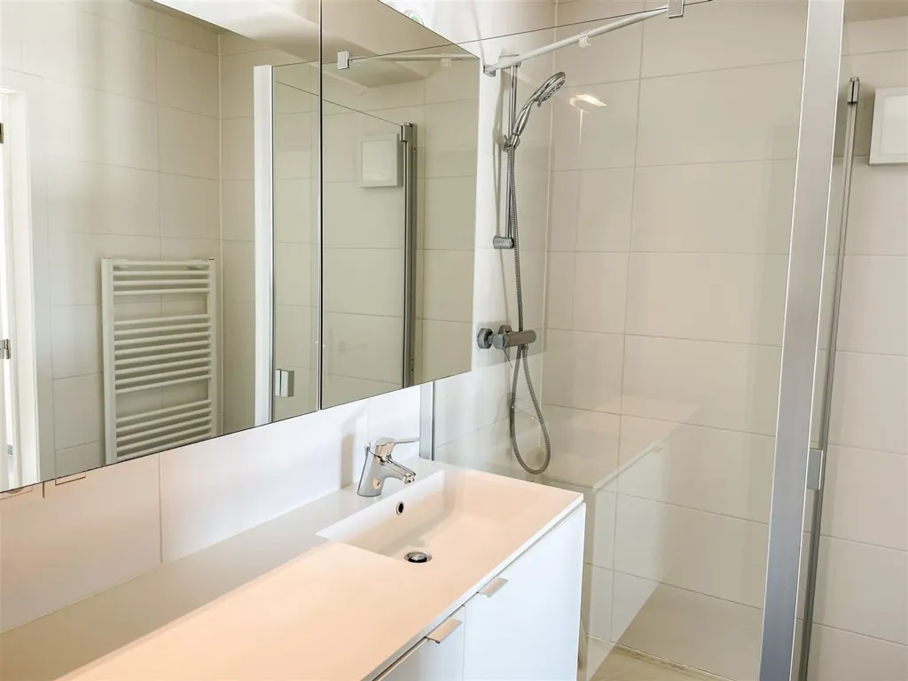 Bagni - Recent Apartment with Terrace near Waregem Station