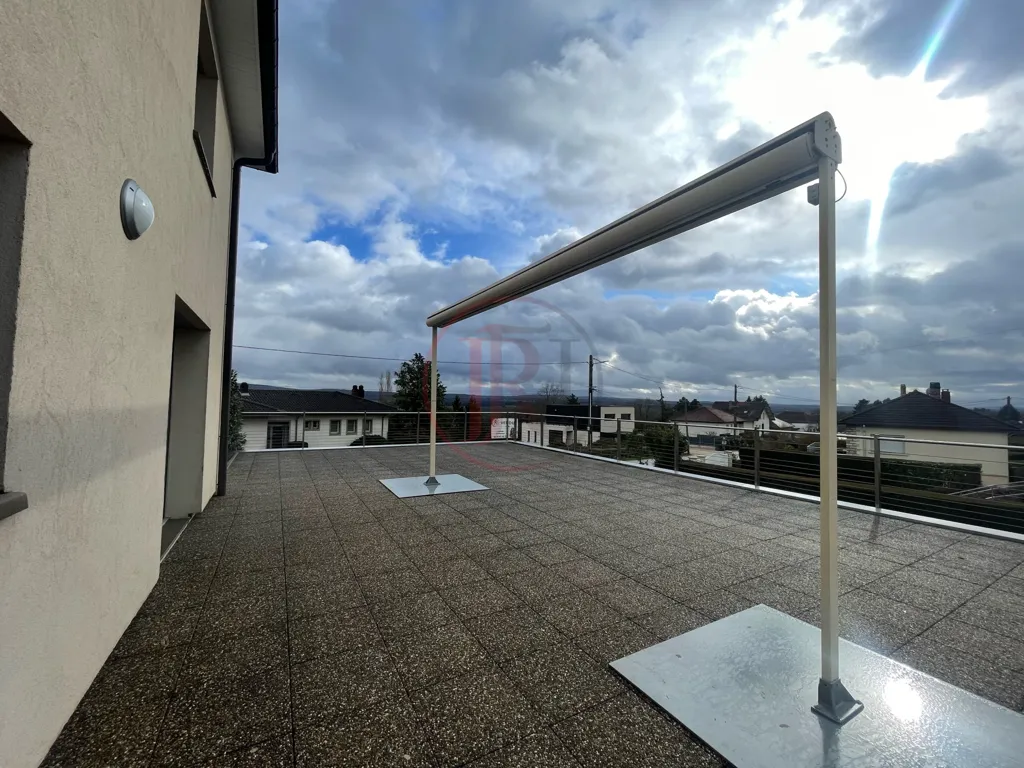 Terrass - Contemporary Duplex with Terrace in Montfaucon