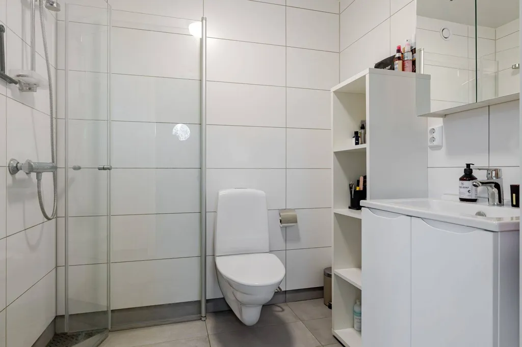Salles de bain - Modern Flat with South-Facing Terrace in Vimmerby