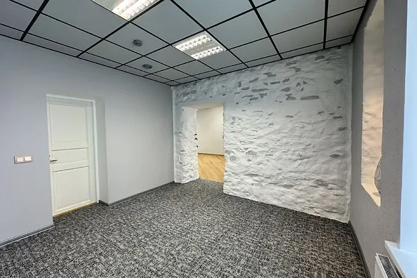 Kabinet - 2-toaline ärihoone asukohas Rakvere