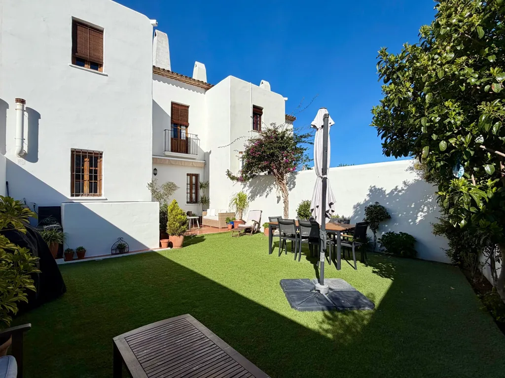 Aed - Traditional Semi-detached with Garden in La Xara