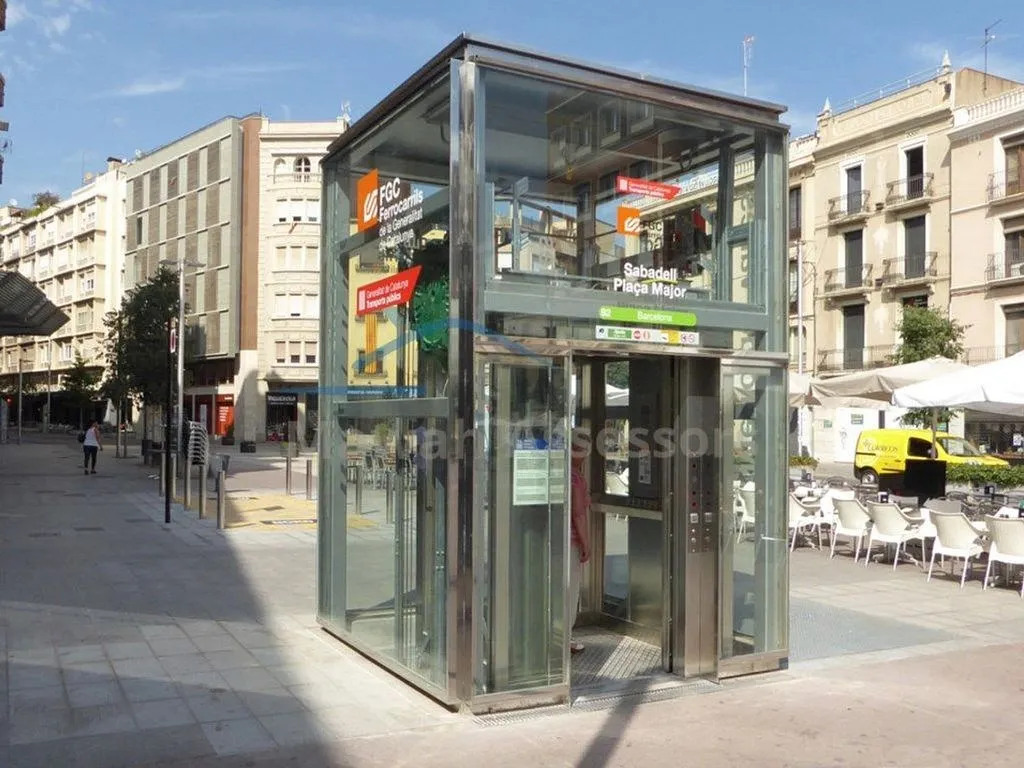 Extérieur - Luxury House with Lift in Sabadell Centre