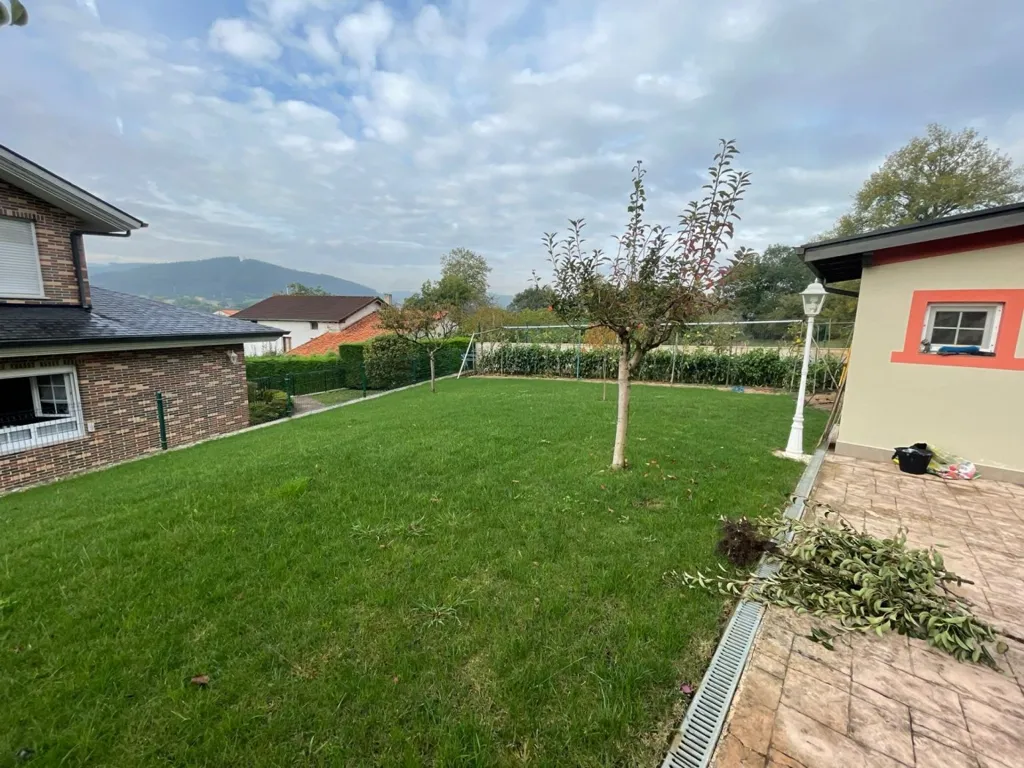 Garden - Chalet with Large Garden in Barcena de Cicero