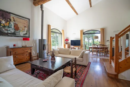 Elutuba - Restored Winemaker's Home with Pool in Azillanet