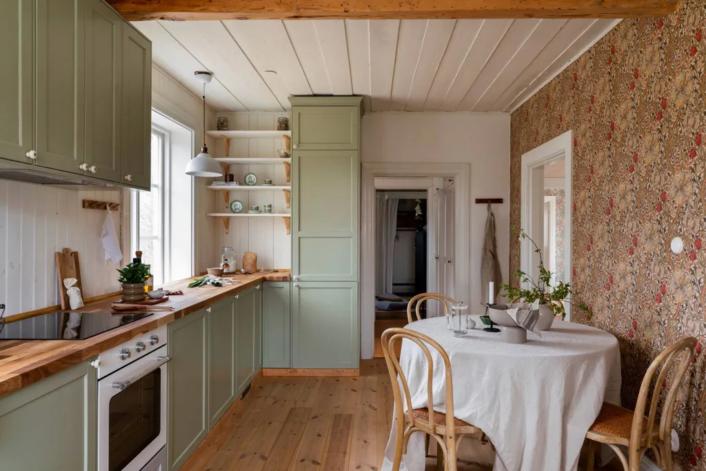 Cuisine - Historic Villa with Modern Features in Strömbäck
