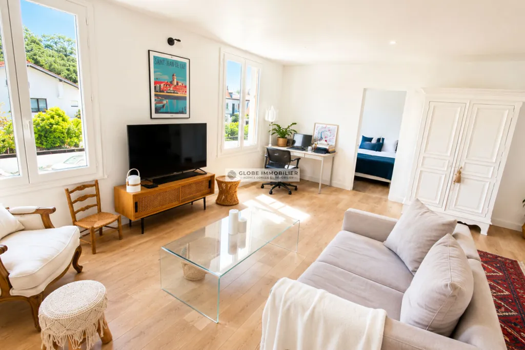 Séjour - Appartement Traversant avec Balcon à Biarritz