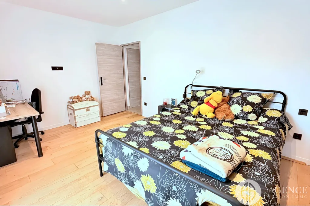 Chambres - Maison Contemporaine avec Piscine à Chanas