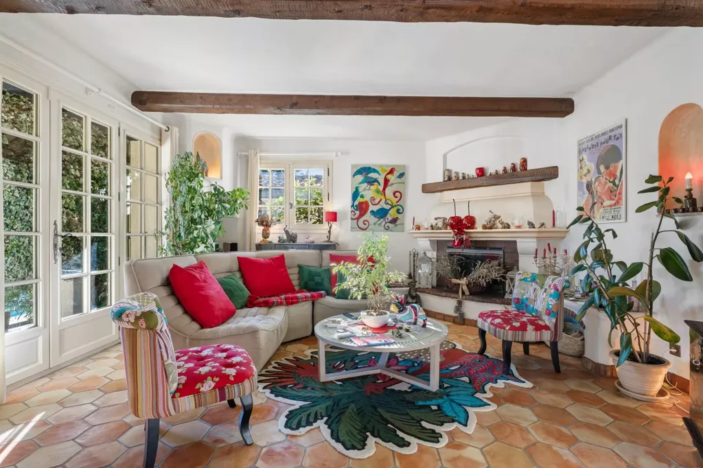 Living Room - Villa with Sea View in Grasse