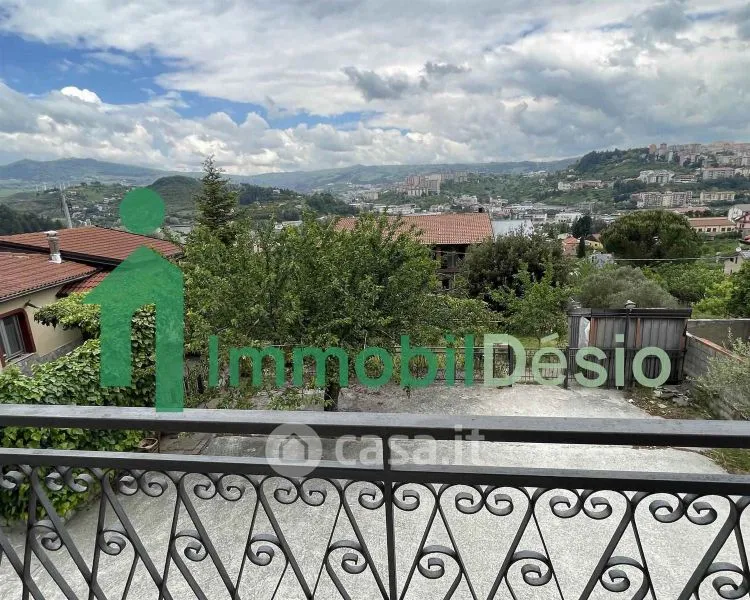 Balcon - Two-Bedroom Apartment with Balcony in Potenza