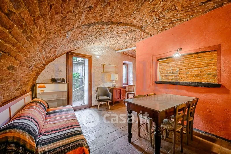 Salle à manger - Modern Bilocale with Garden in Villa del Bosco
