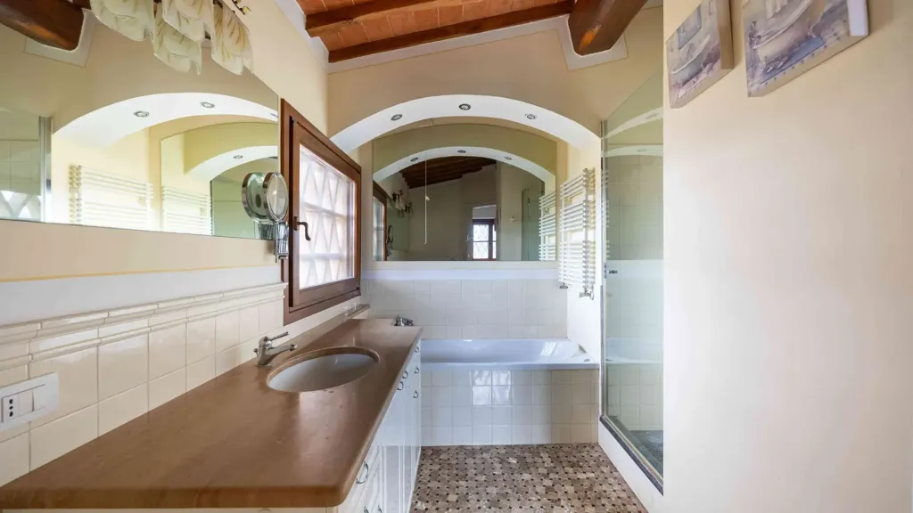 Bathrooms - Rustic Complex with Garden in Montespertoli