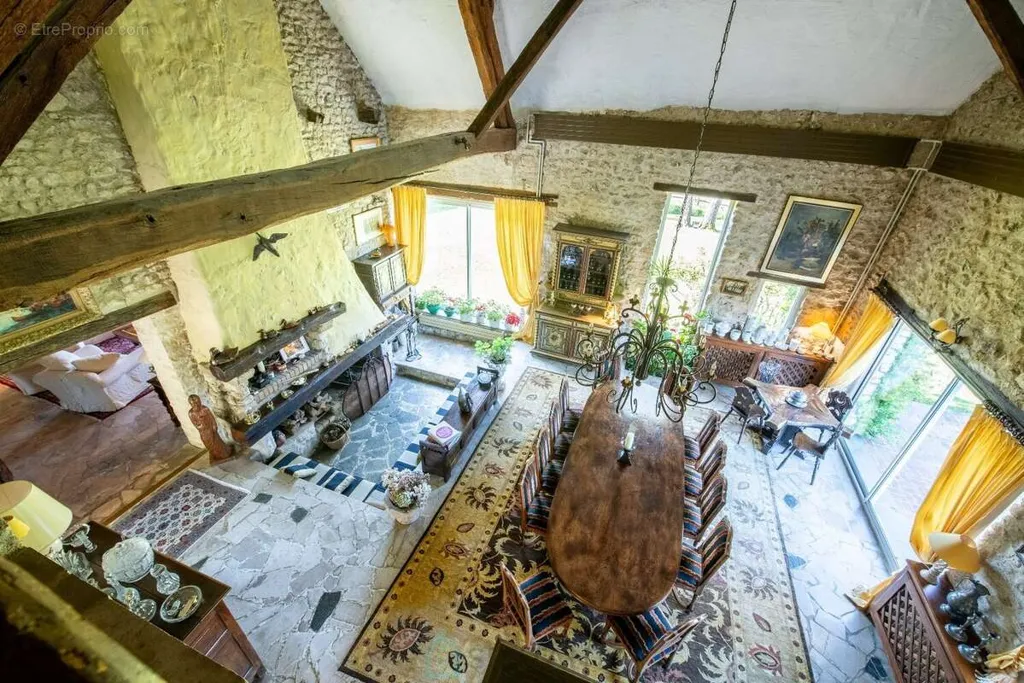 Maison 10 pièces à Fontainebleau
