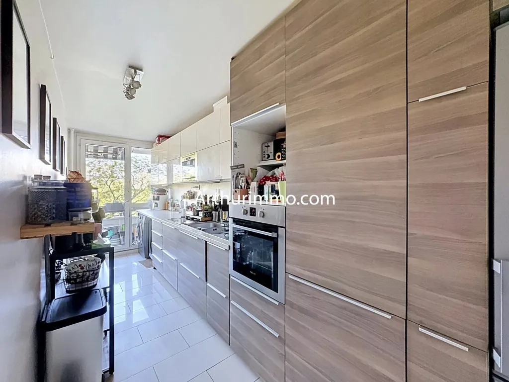 Kitchen - 4-Piece Apartment with Balcony in Créteil