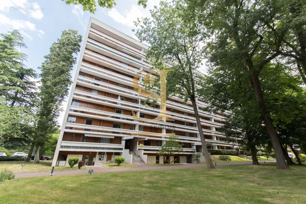 Extérieur - Appartement 5 Pièces avec Piscine à Draveil