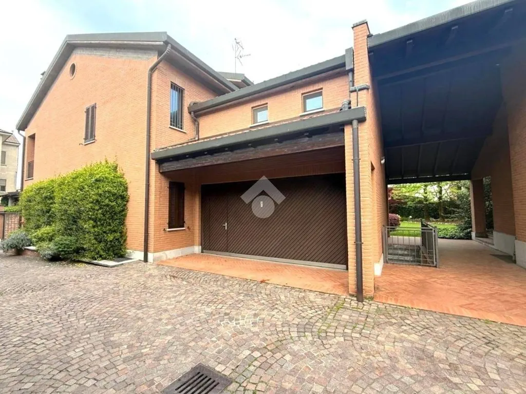 Extérieur - Villa with Balcony in Central Trecate