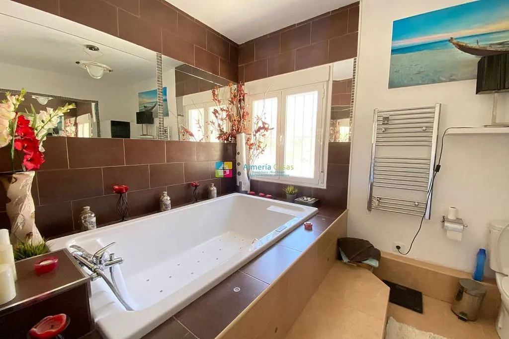 Salles de bain - Chalet with Pool and Terrace in Arboleas