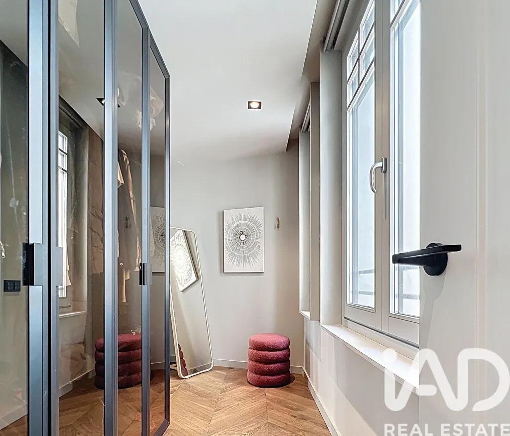 Esik - Renovated Flat with Lift in Barcelona Centre