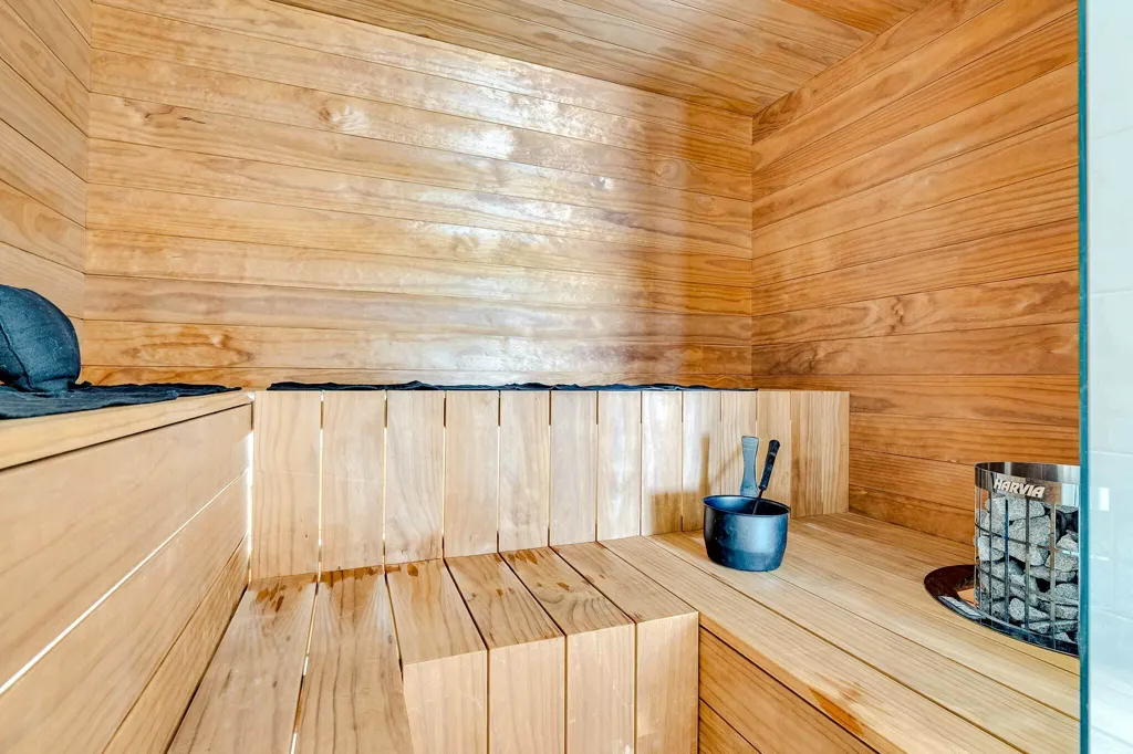 Rooms - Renovated Apartment with Sea View in Pirkkala