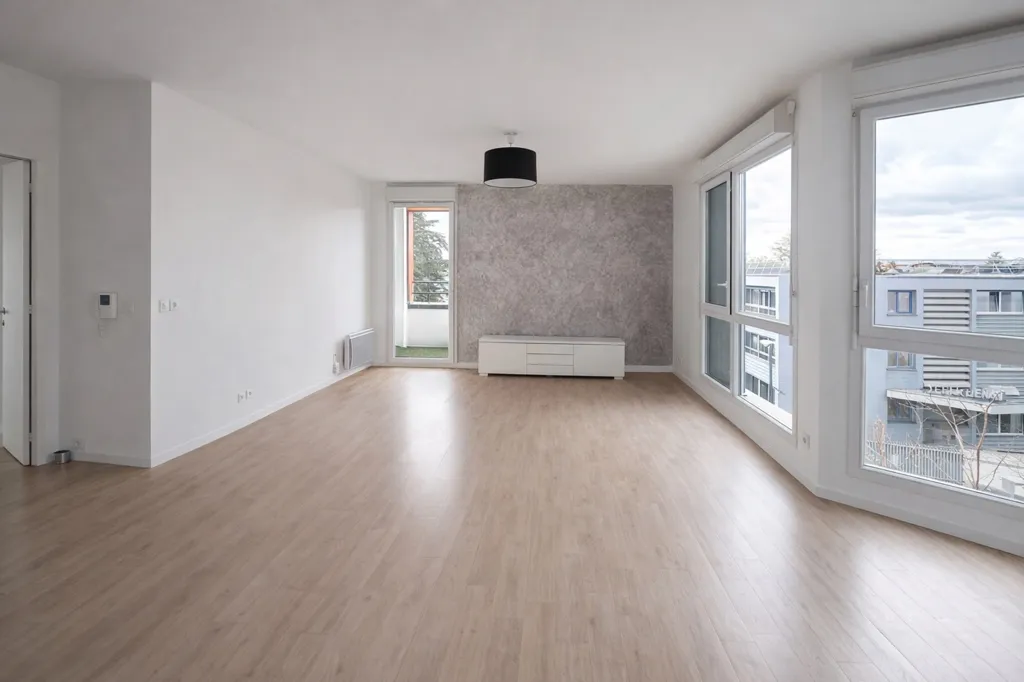 Séjour - Appartement 3 Pièces avec Balcon à Argenteuil