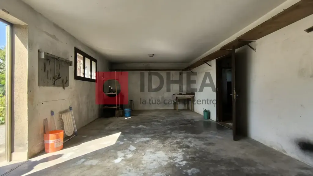 Garage - Detached House with Garden in Silea